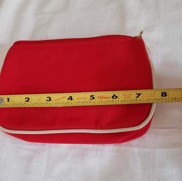 Elizabeth Arden Cosmetic Bag - Picture 3 of 4